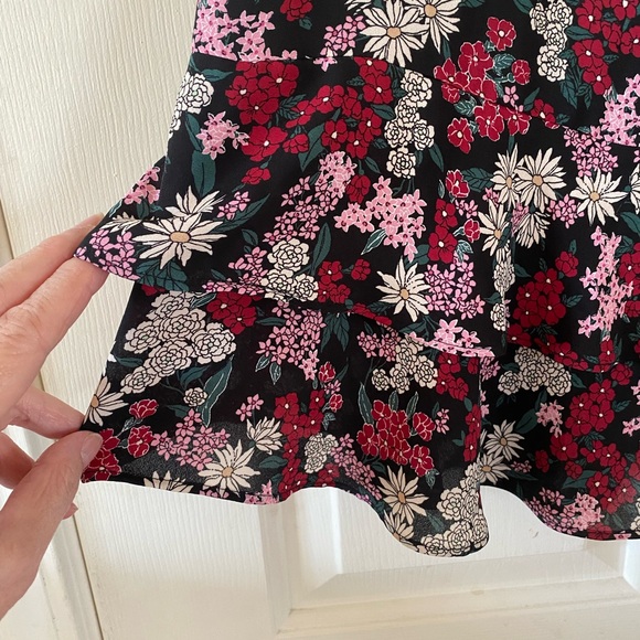 Ann Taylor Factory Japanese Inspired Floral Women's Skirt - Red and Black - Picture 2 of 7